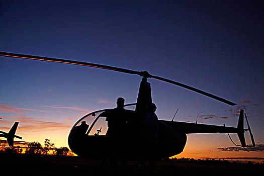 直升飞机,日落,东方,机场,卡卡杜国家公园,北领地州,澳大利亚
