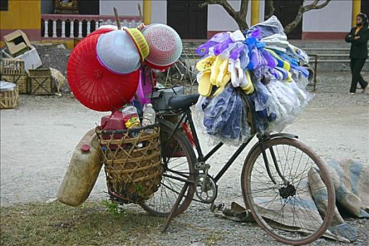 塑料制品,篮子,人字拖鞋,自行车,越南
