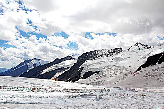 瑞士著名山峰少女峰雪景