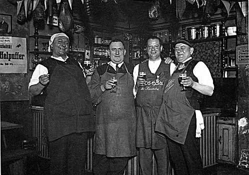 四个,男人,喝,啤酒,酒吧,20世纪20年代,精准,地点,未知,德国,欧洲