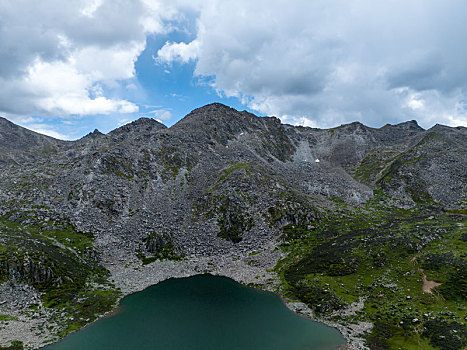 川西红原县无名的高山与湖泊