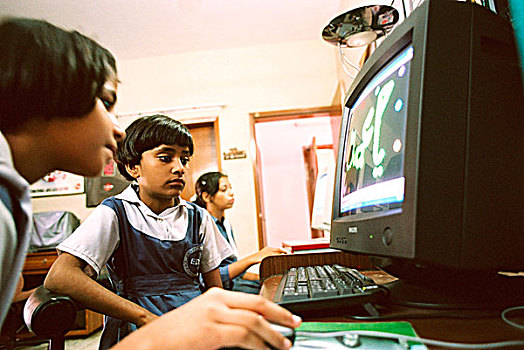女孩,工作,程序,多媒体,学习班,克利夫顿,家,八月,2004年,名字,巴基斯坦,信息技术,悲伤,区域,休息