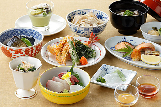 食物,寿司,金枪鱼,虾,天妇罗,桌子,日式