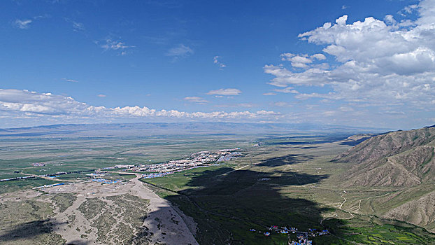 天山山麓绿洲