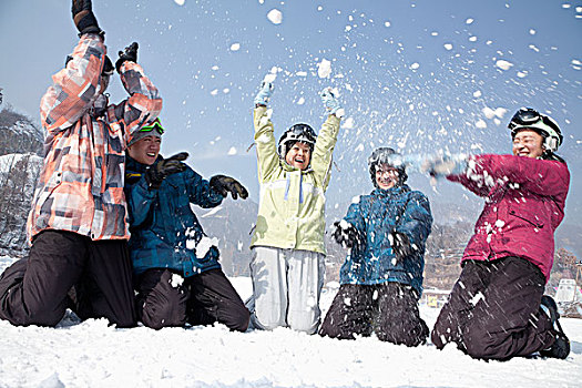 人群,玩雪,滑雪胜地