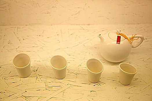 一套白釉茶壶