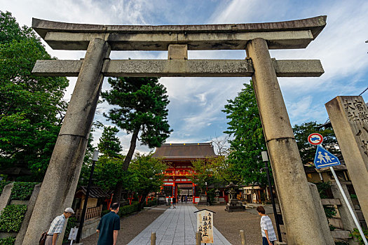 日本京都八坂神社鸟居及南楼门