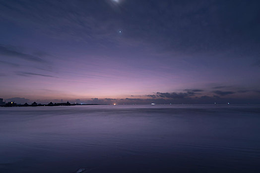 高隆湾的黎明