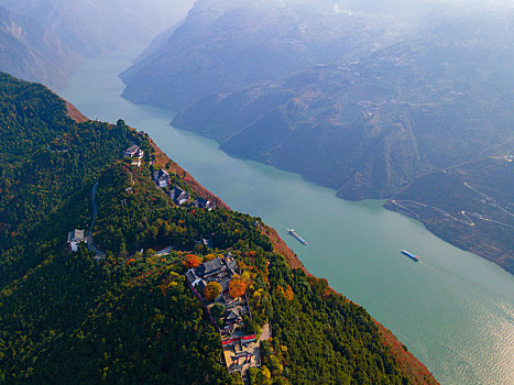 重庆巫山,红叶满山,游客如织