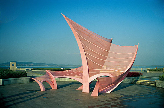 山东威海市海滨公园雕塑