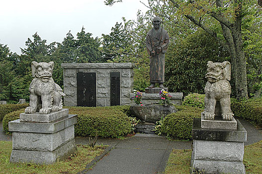 日本平和公园内历史人物碑