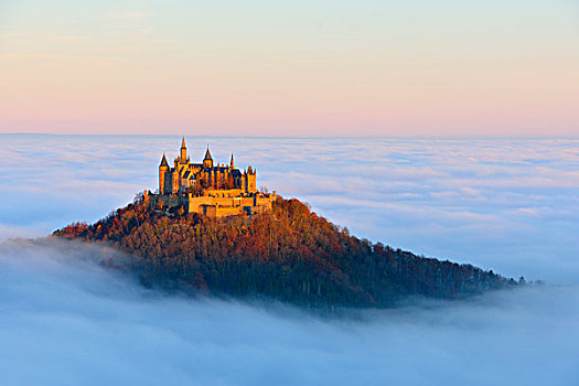 城堡,晨光,薄雾,秋日树林,巴登符腾堡,德国,欧洲