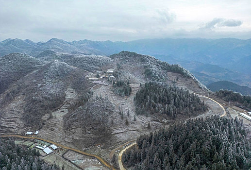 重庆酉阳,龙头山上的第一场雪