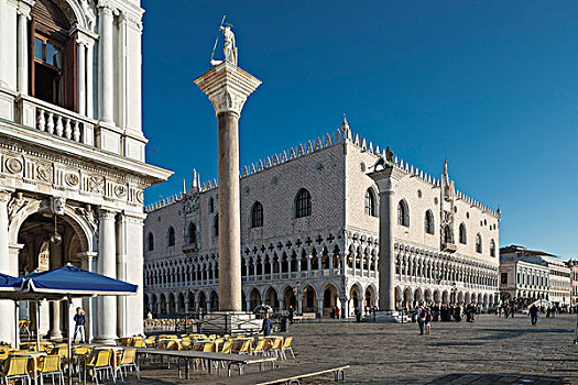 圣马科,图书馆,马可-奥里利乌斯圆柱,正面,宫殿,后面,威尼斯,威尼托,意大利,欧洲
