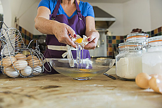 女人,厨房用桌,烘制,精灵蛋糕