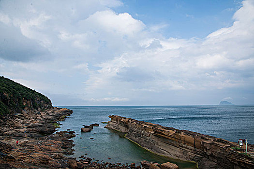 台湾新北市万里区,野柳地质公园,大屯山余脉伸出海中的岬角