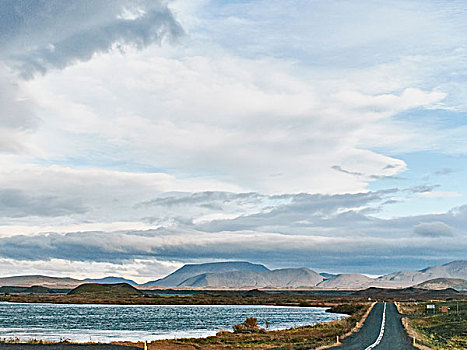 远景,山,乡村道路,湖,米湖,冰岛