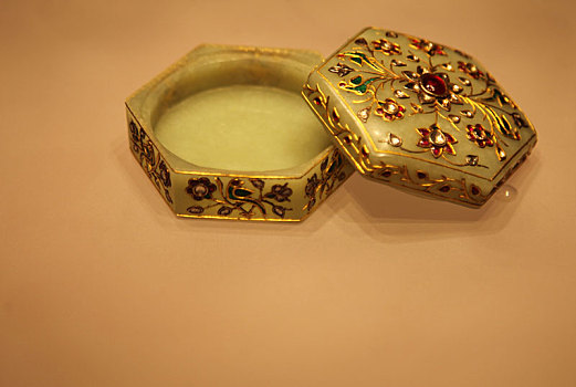 新疆乌鲁木齐,清代宫廷玉器珍品,痕都斯坦玉器
