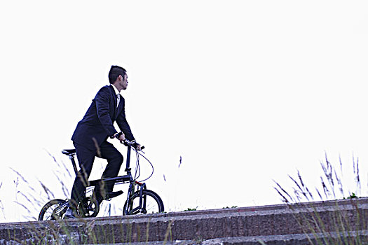商务人士,骑自行车