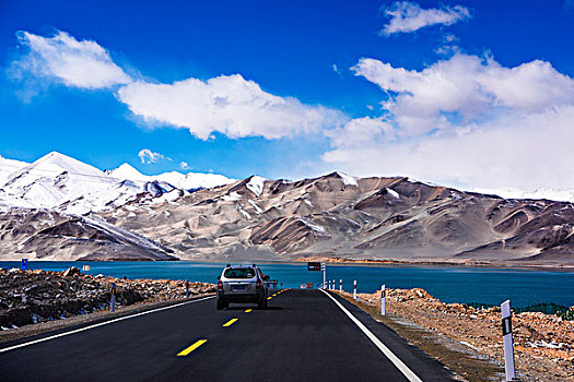 新疆,公路,蓝天,雪山,湖