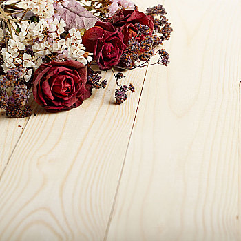 花束,干燥,花,玫瑰,木桌子,地点,文字