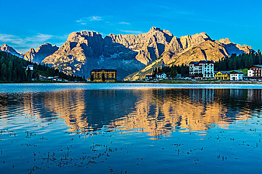 大酒店,山,反射,湖,早晨,亮光,白云岩,靠近,意大利