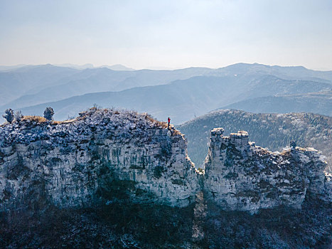 航拍济南劈山