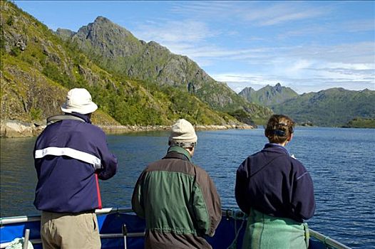 三个人,站立,船,看,景色,风景,罗弗敦群岛,挪威