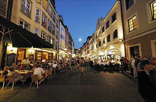 许多人,坐,户外用桌,餐馆,历史名城,中心,北莱茵威斯特伐利亚,德国,欧洲