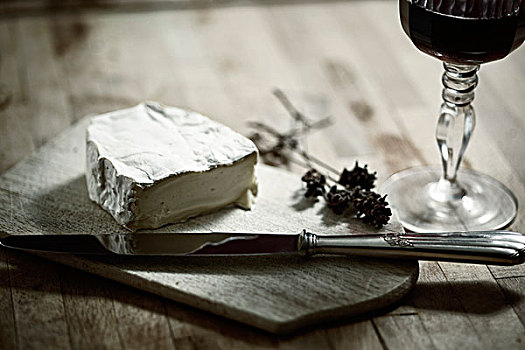软奶酪,红色,葡萄酒,刀,桌子,静物