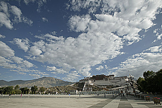 西藏拉萨布达拉宫全景