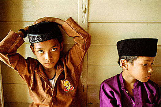 马来西亚,哥打巴鲁,孩子,男孩,传统,装束,等待,可兰经,读