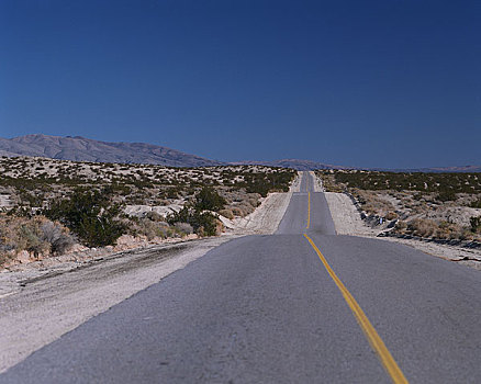 笔直,道路