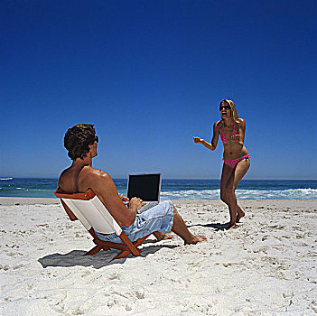 男青年,工作,笔记本电脑,海滩