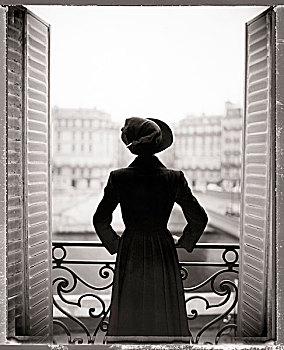女人,露台,巴黎