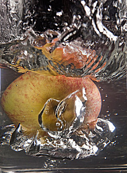 苹果,水中