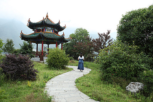 恩施,昭君村,昭君镇,房子,建筑,河流,传说,美女,景点,旅游,展示,雕塑,塑像