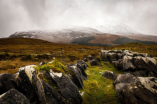 暗色,石头,白色,帽,高地,风景,积雪,山,背景,斯凯岛,苏格兰,英国,欧洲