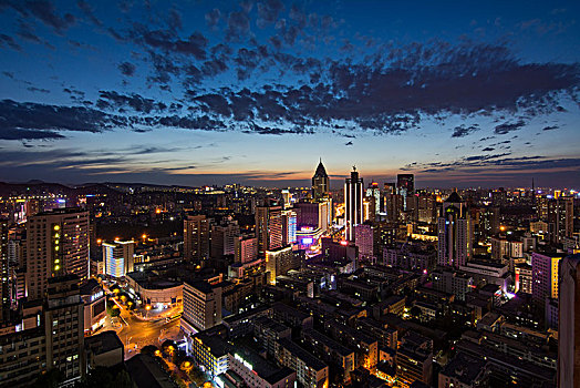 乌鲁木齐大小西门商圈天际线夜景