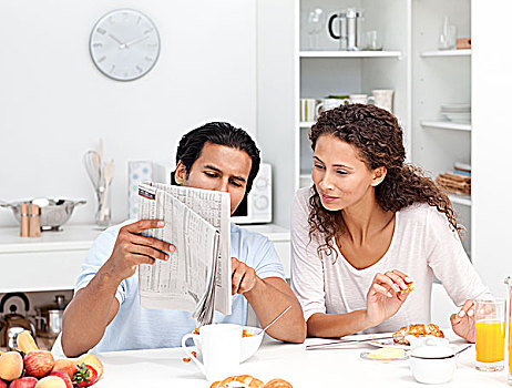 幸福伴侣,读,报纸,一起,早餐,在家