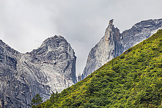 远山峡谷