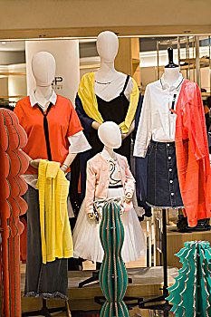 夏季时装展示和销售fashionsindisplayandsale