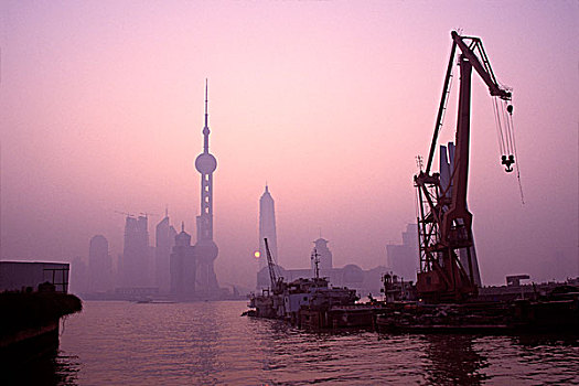起重机,东方明珠电视塔,高层建筑,浦东,新,区域,黄浦江,早晨,上海,中国