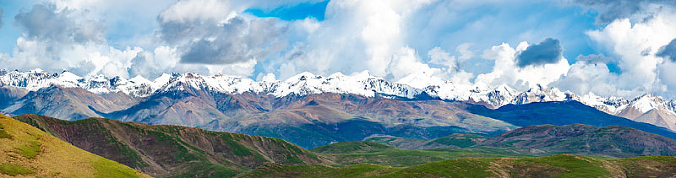 西藏的雪山