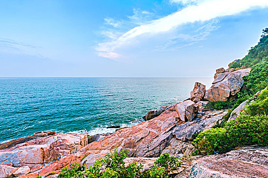 蓝天岩石海滩自然风光南澳岛