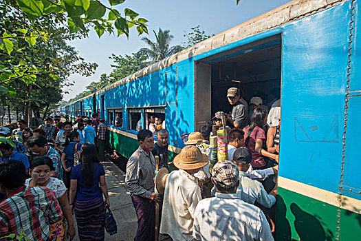 亚洲,缅甸,仰光,列车