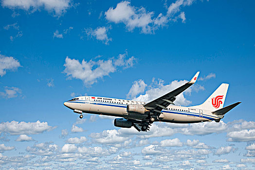 中國國際航空的飛機正降落重慶江北機場
