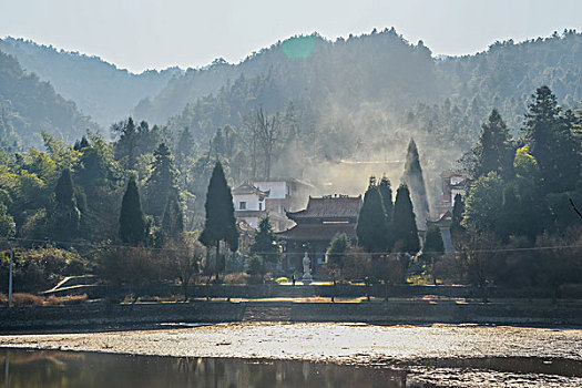 树,蓝,背景,池塘,倒影,烟,枯枝,寺庙,太阳,阳光,水,岸,淤泥,泥潭,村庄,山岗