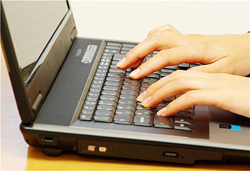 笔记本电脑,键盘