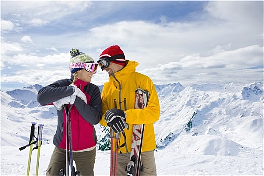 情侣,拿着,滑雪,站立,山顶,一起